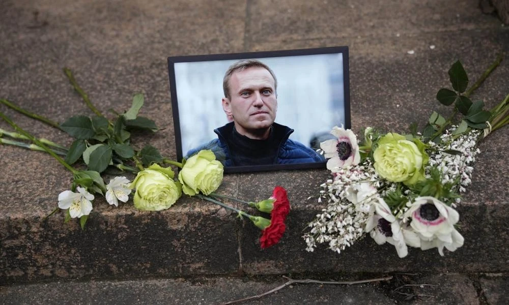 Ρωσία: Αναστολή των καθηκόντων του ιερέα που τέλεσε το μνημόσυνο του Ναβάλνι για τρία χρόνια
